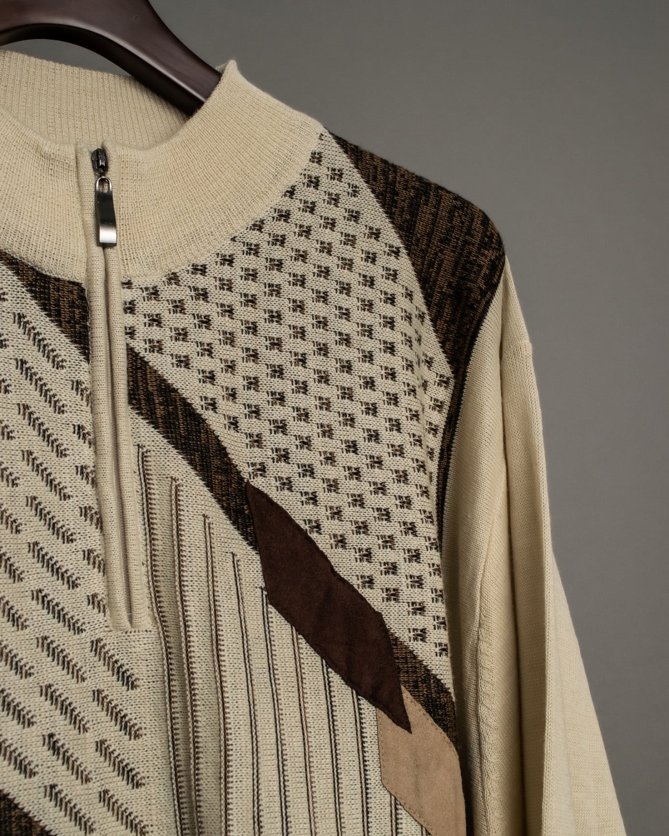 Diagonal Dotted Line Design Knit Shirt