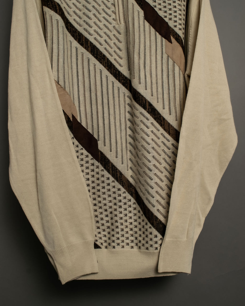 Diagonal Dotted Line Design Knit Shirt