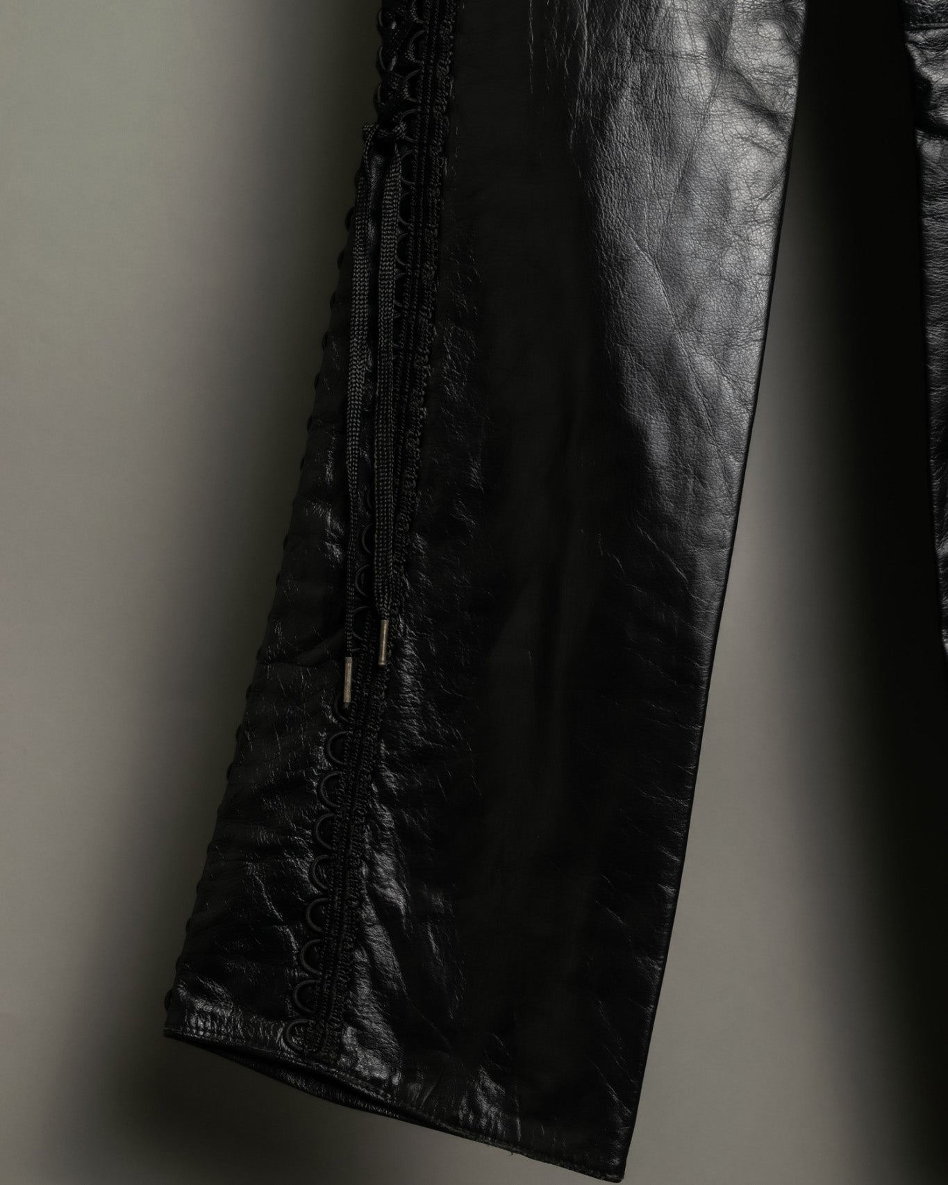 Beautiful Silhouette Lace-Up Leather Pants