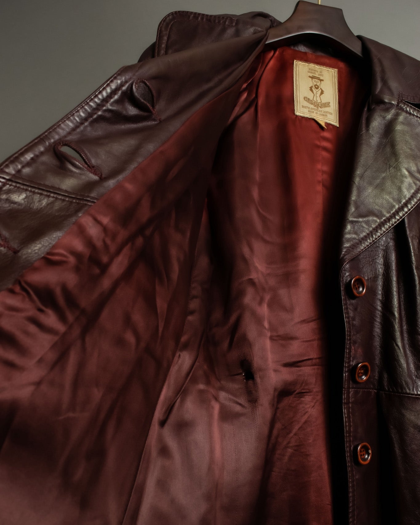 "MADE IN CANADA" 1970s Wine Red Leather Slim Coat