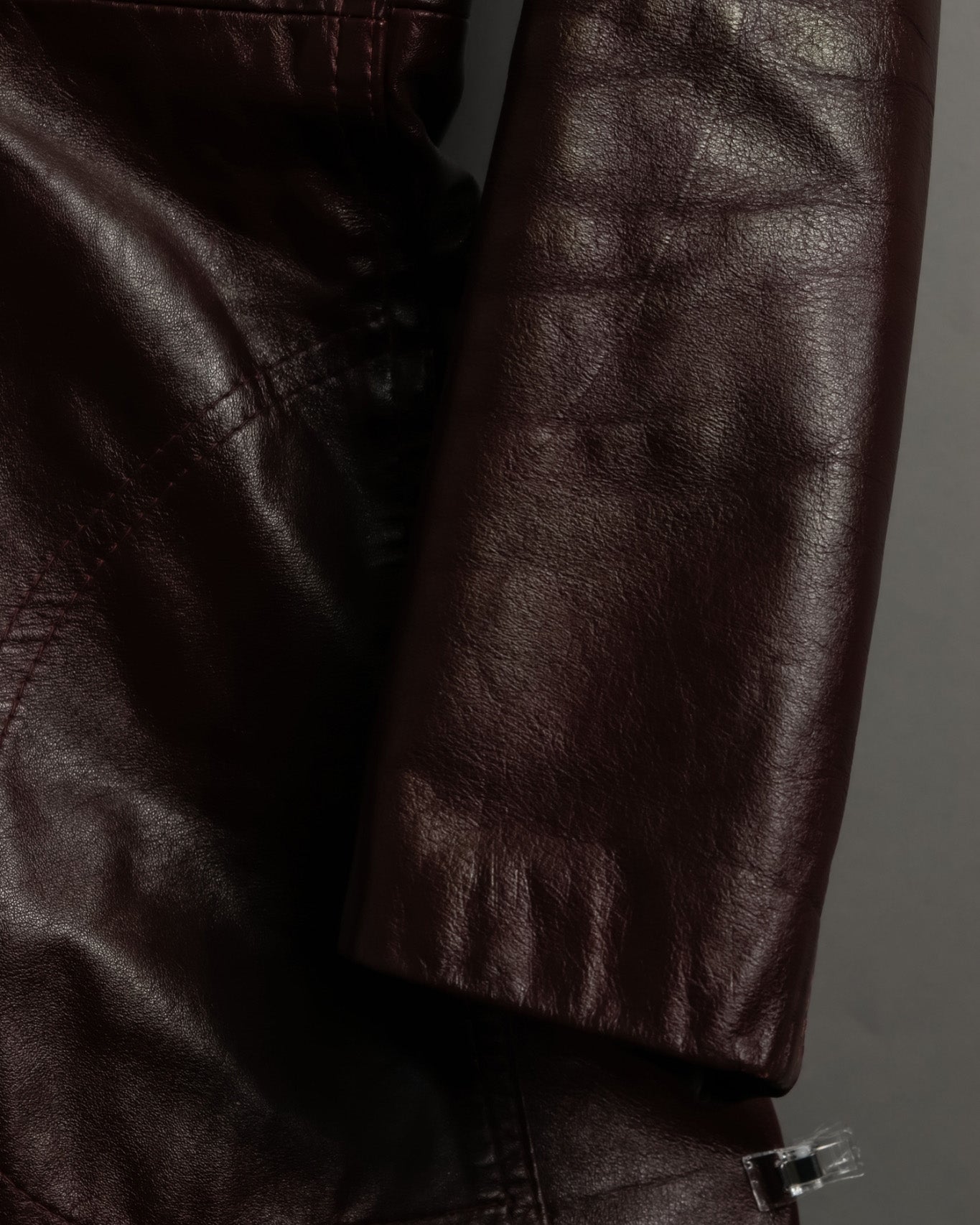 "MADE IN CANADA" 1970s Wine Red Leather Slim Coat