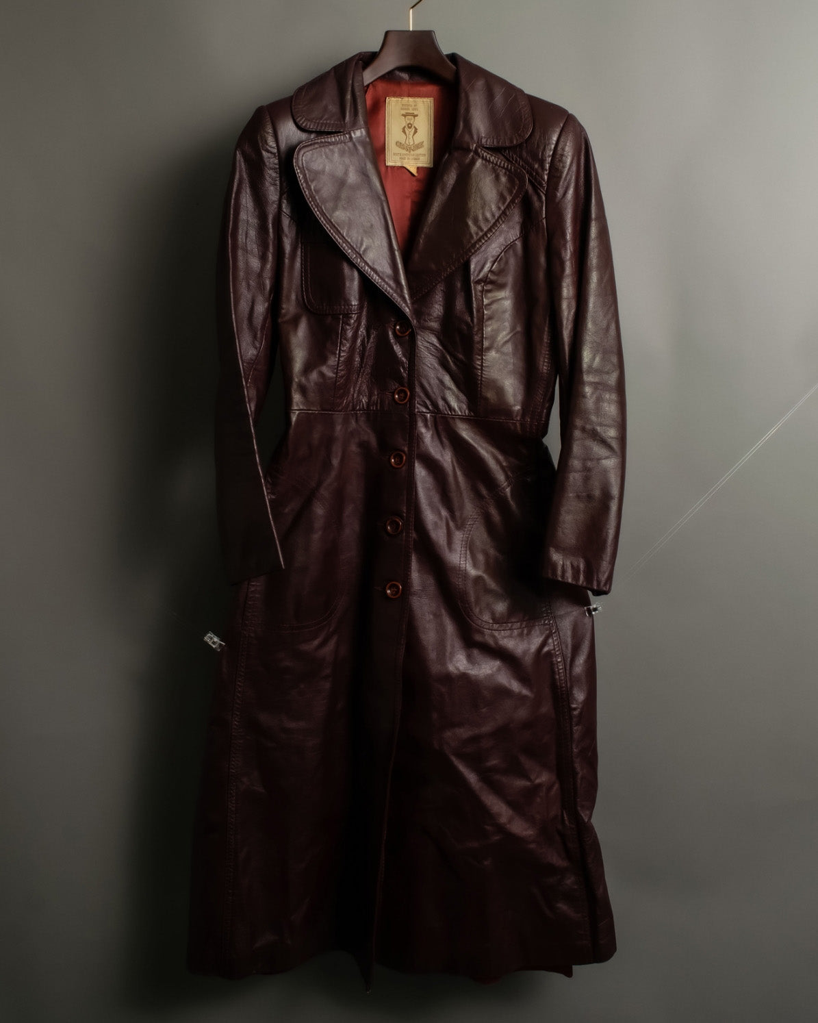 "MADE IN CANADA" 1970s Wine Red Leather Slim Coat