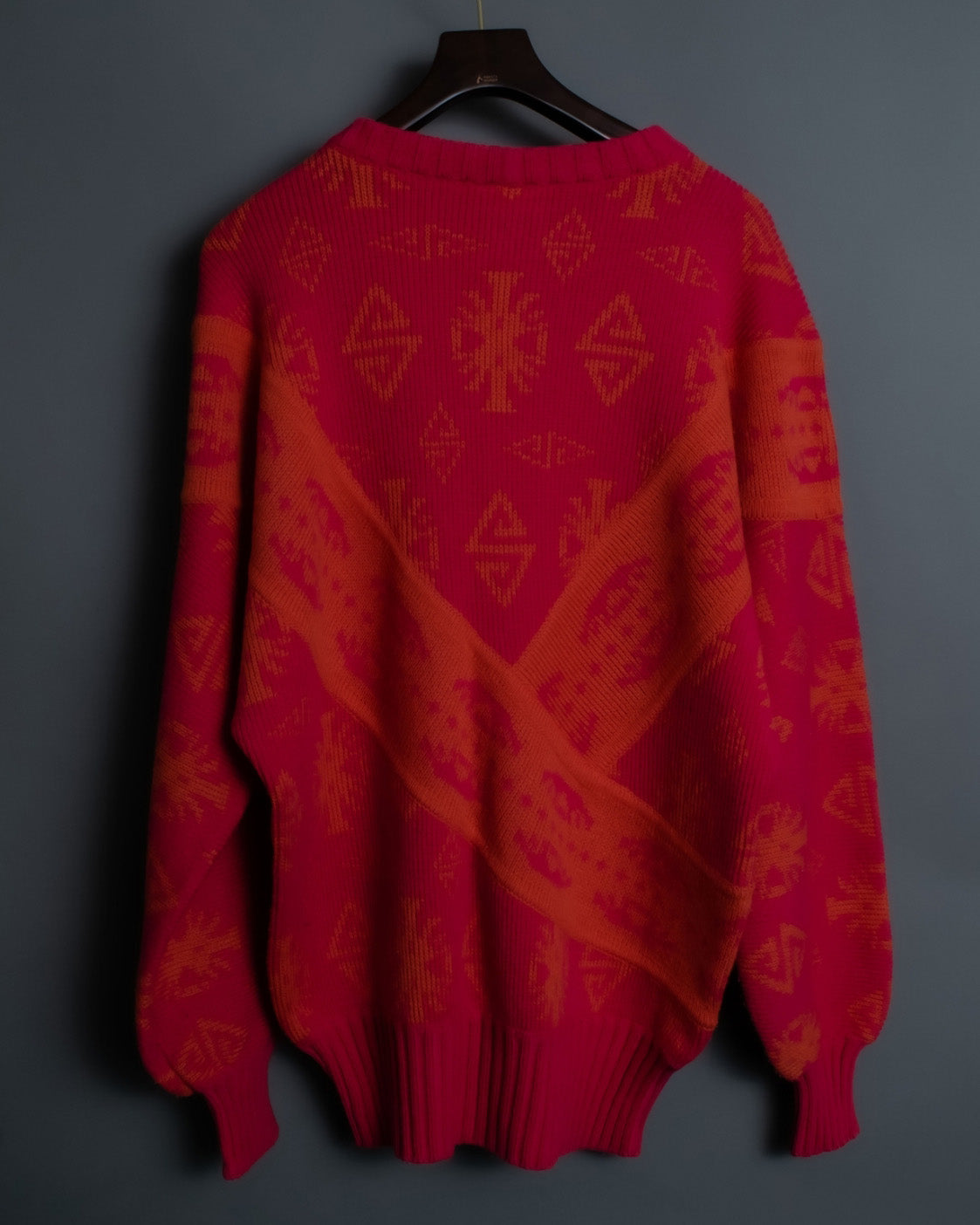 "MOOD SPECIAL" Beautiful Silhouette Unique Pattern New Wool Knit