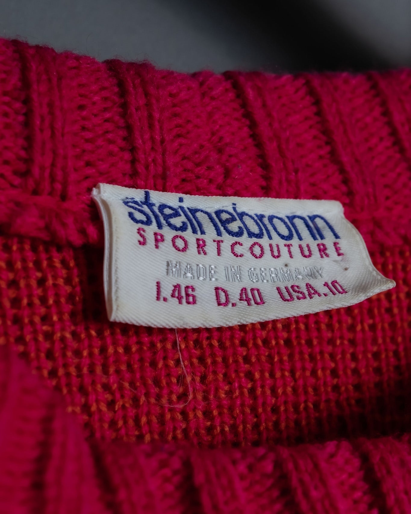 "MOOD SPECIAL" Beautiful Silhouette Unique Pattern New Wool Knit