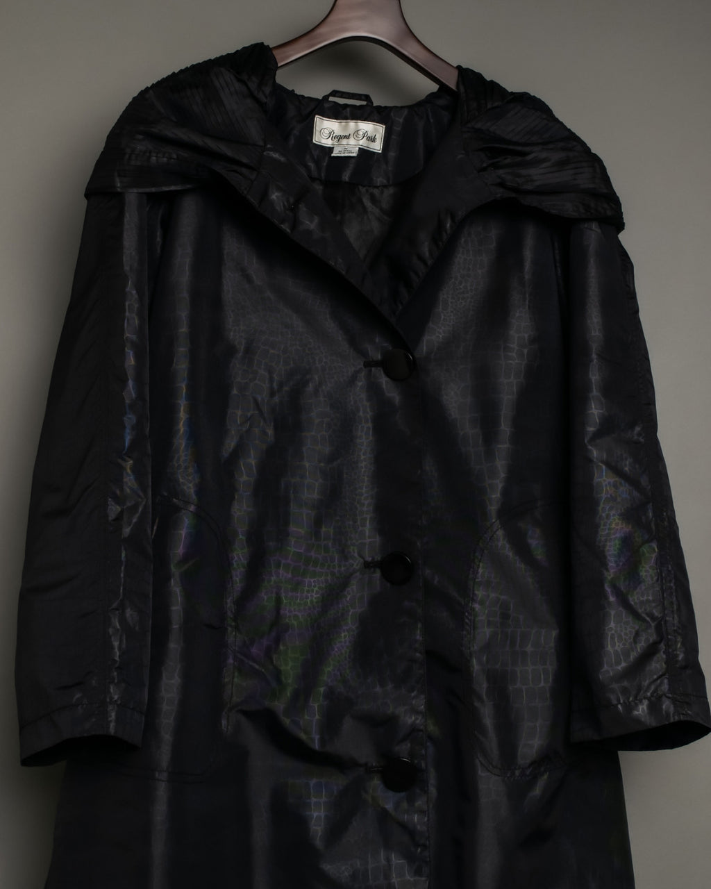 Scale Design Fabric Bellows Fold Food Coat