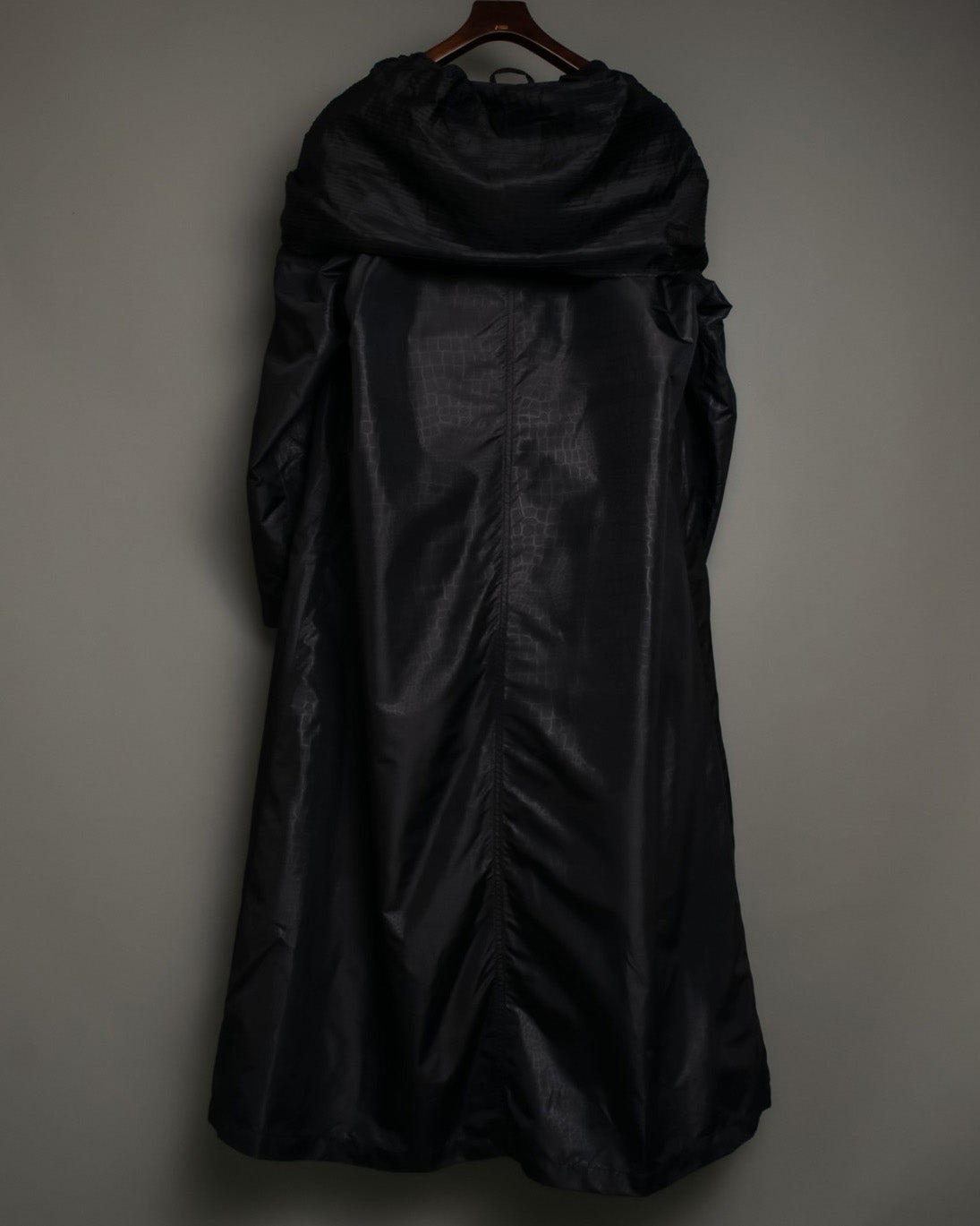 Scale Design Fabric Bellows Fold Food Coat