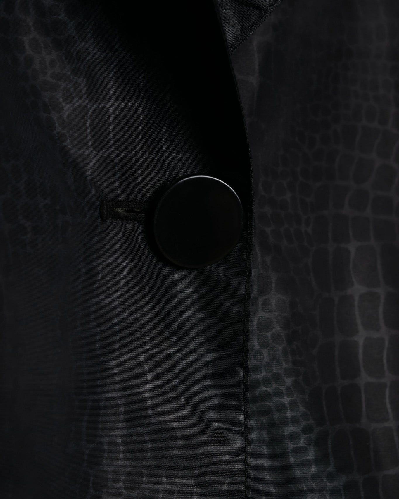 Scale Design Fabric Bellows Fold Food Coat