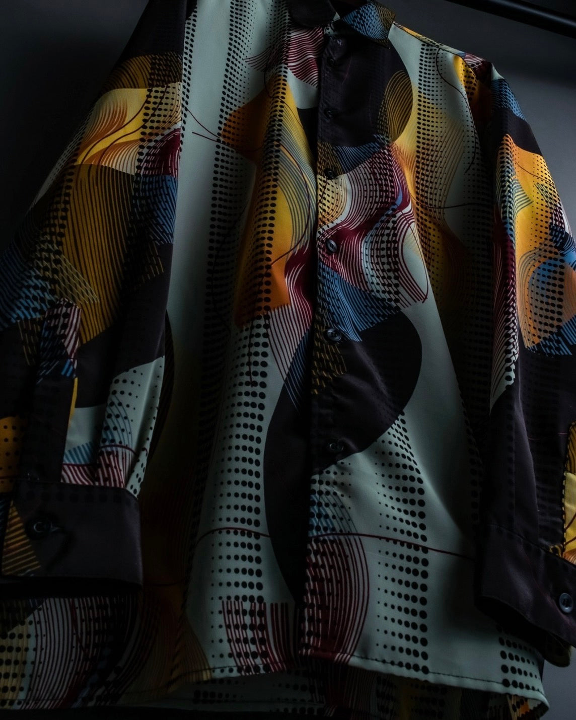 "MOOD SPECIAL" Mulch Color Art Pattern Shirt