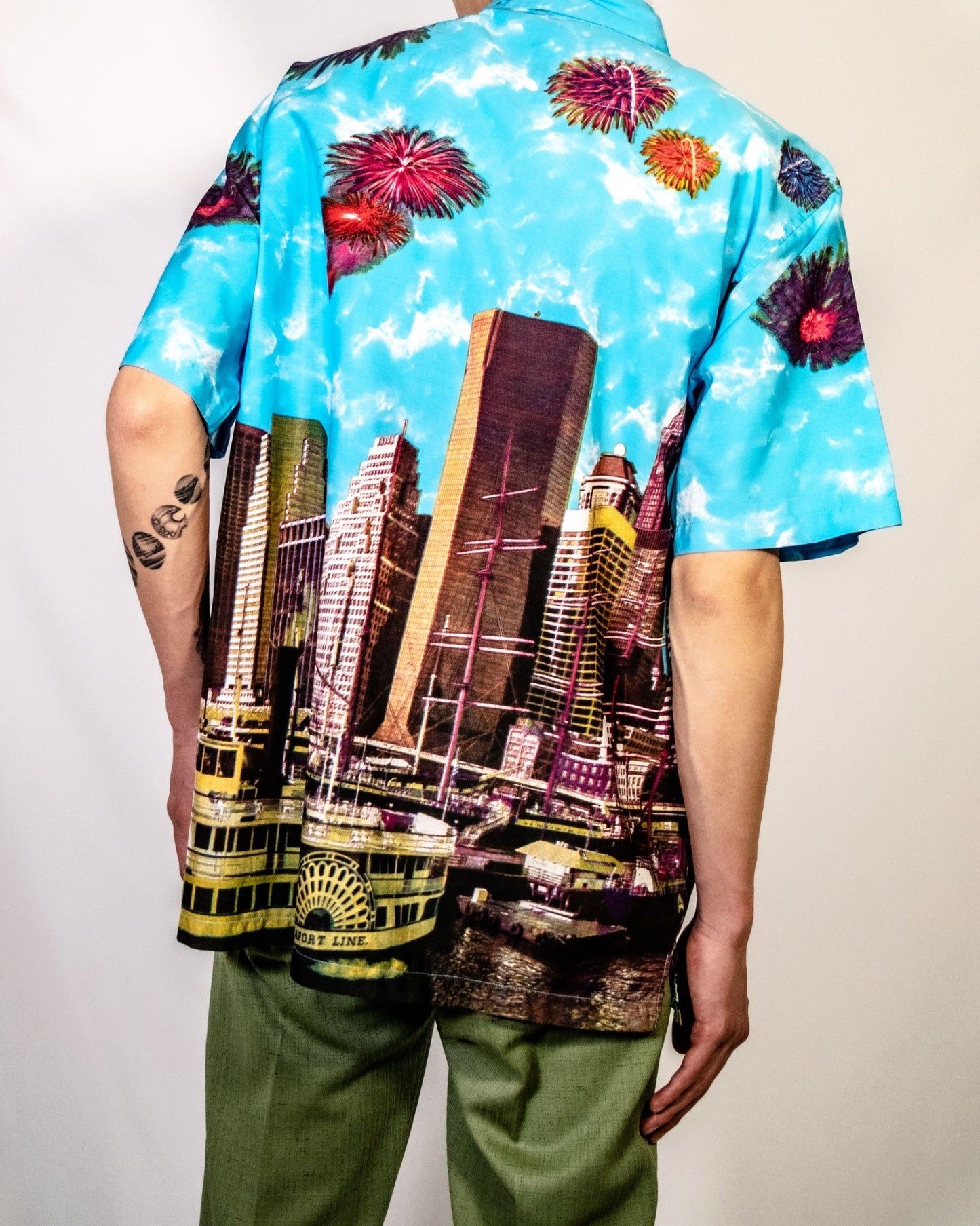 New York building print shirt