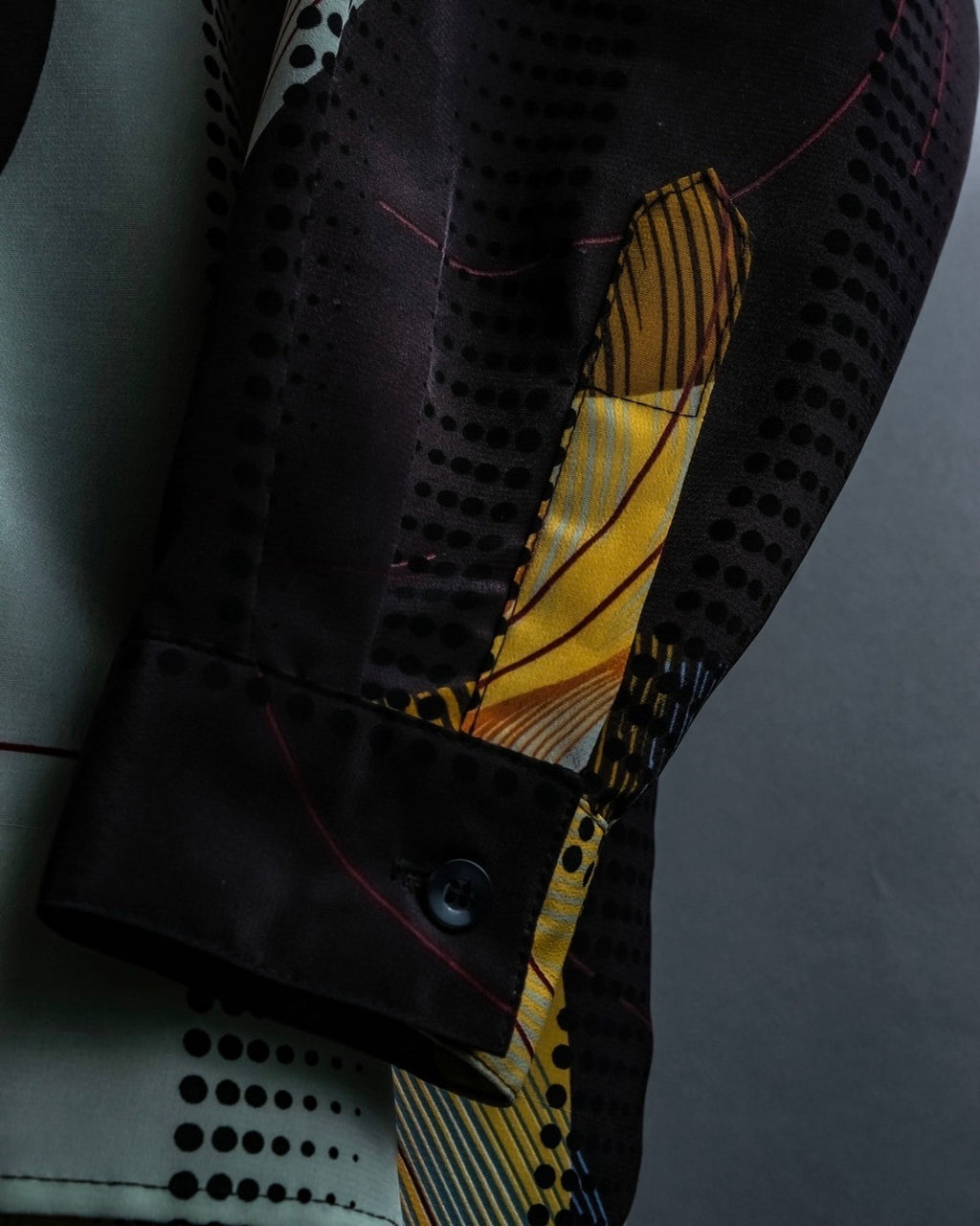 "MOOD SPECIAL" Mulch Color Art Pattern Shirt