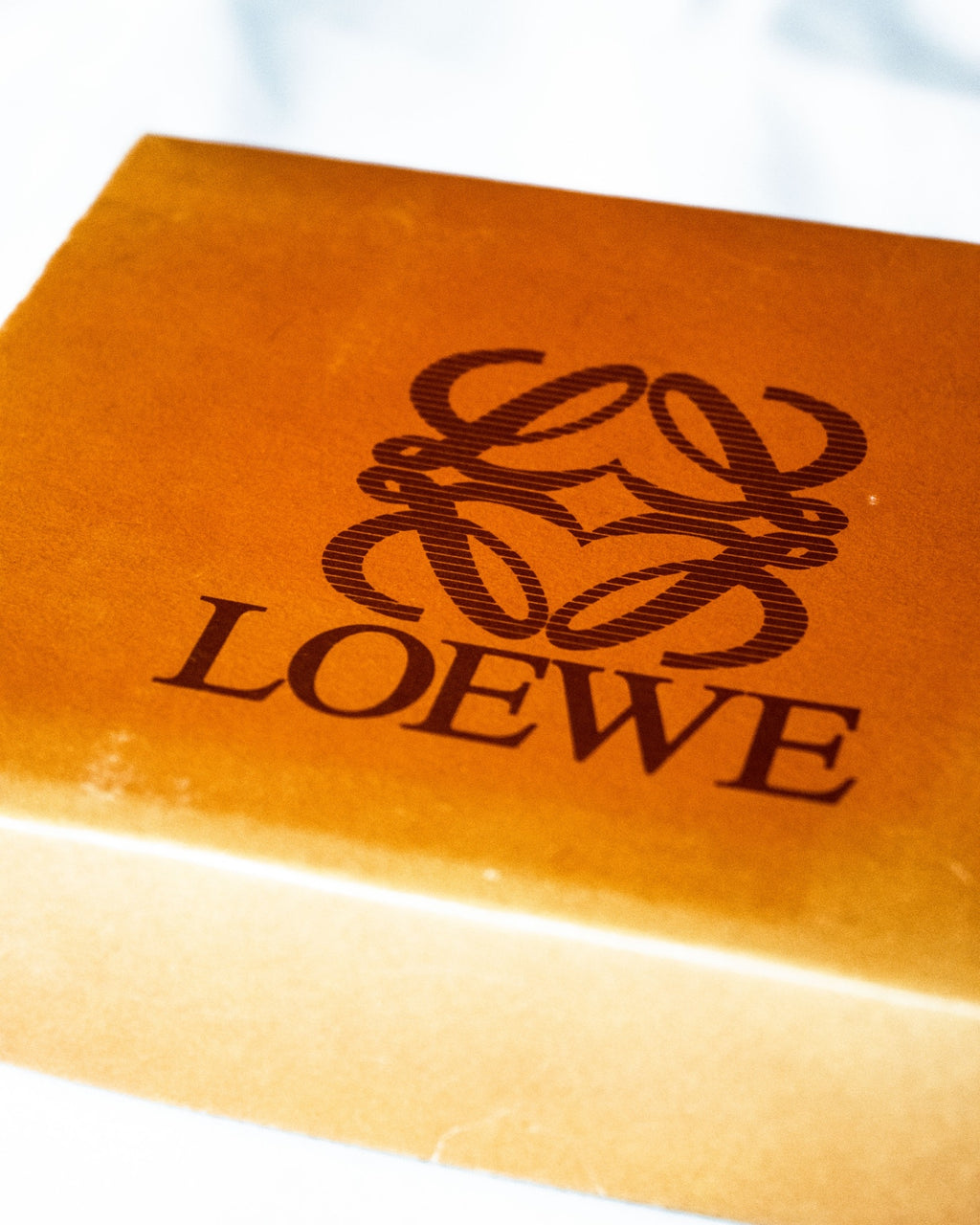 "LOEWE" Red-Eyed Leather Bangle