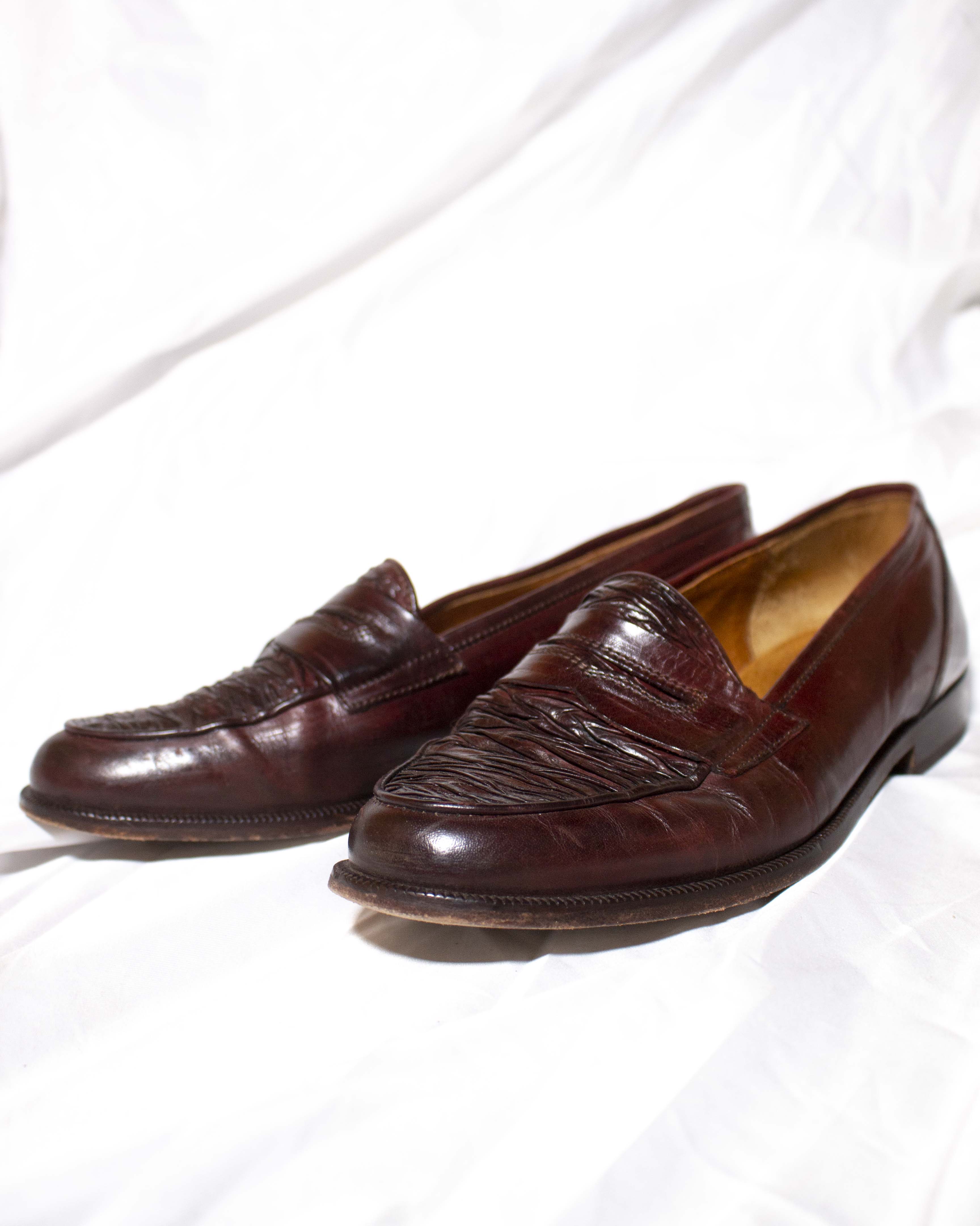 reddish brown wrinkled leather shoes – MOOD