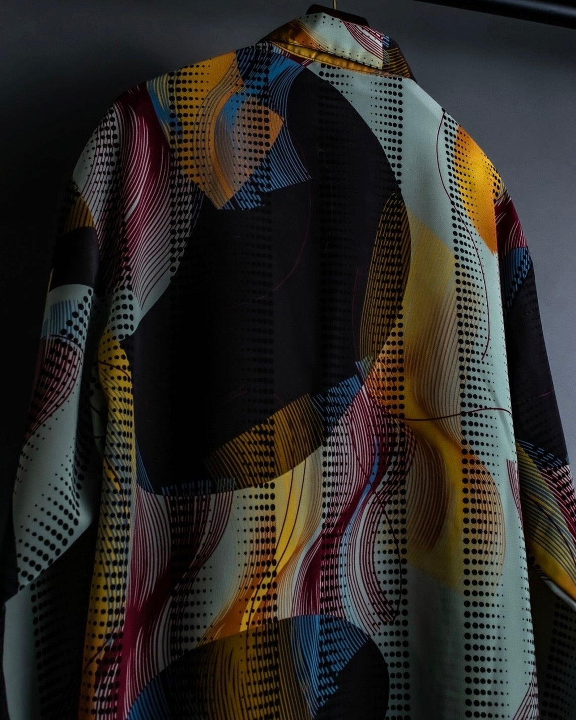 "MOOD SPECIAL" Mulch Color Art Pattern Shirt